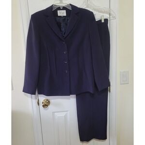 Le Suit Navy Pant Suit Size 10P Pin Tuck Classic Business Professional AS IS